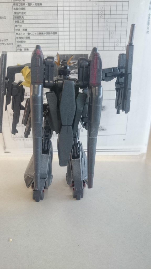 実は背面にシールドビットも用意されてたりします。