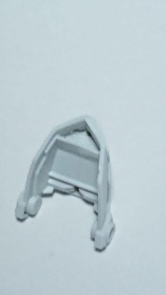 上じゃなんのこっちゃ!て感じの説明の肩の加工はこれですよ!これ!!
他の人は黒く塗り潰したり、スミ入れだけで対応してますけど、ここは本来は空洞なのが正解と思いまして。