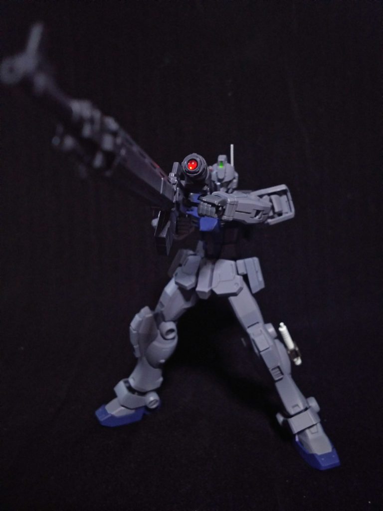 ライフルは勿論、両手持ちできます。