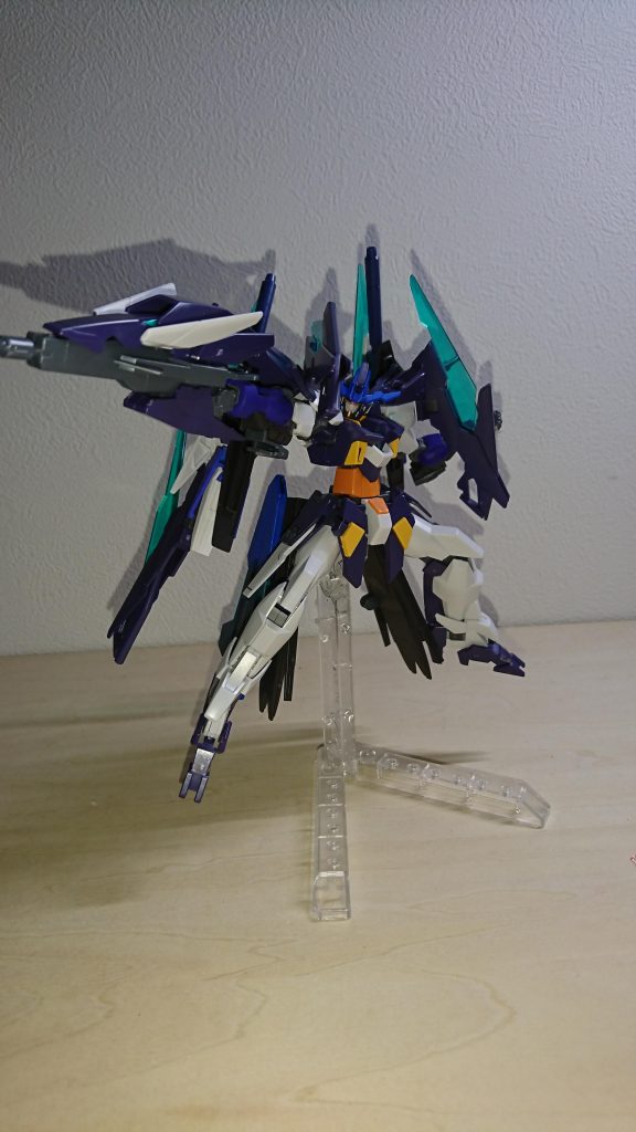 制作過程はないのでポージングを貼っていきます
ハイパードッズブラストを装備した状態
マグナムのものをそのまま使っています