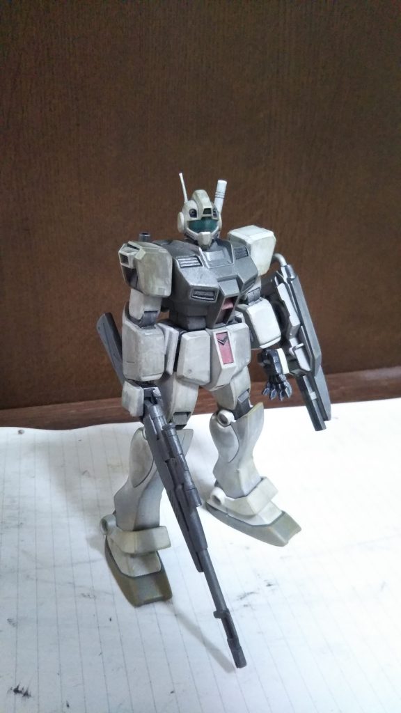 スナイパーライフルはジムスナイパーⅡが使っている75mmスナイパー・ライフルを装備しています。