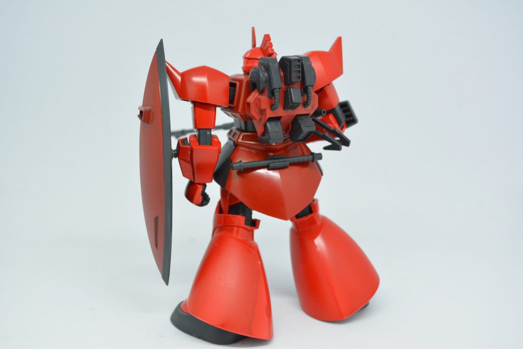 背面

バックパックの付け方はバンダイホビーサイトの[こちらのページ](https://bandai-hobby.net/site/gunpla_build_15b.html)で紹介されているのと同じ感じに付けています。