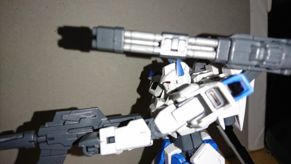 ビームガトリング
 バックパックにとり付けてあるので威力が高い分エネルギーを消費する