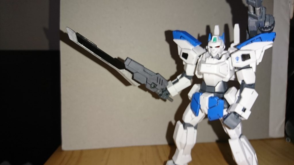 ガンブレード
 ビームライフルとブレードが一体化した武器