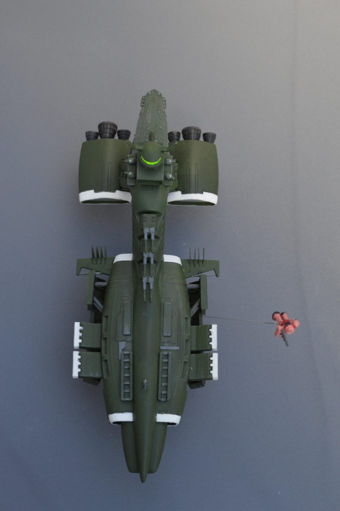 上面から。案外シルエットが変化しているのがお分かりいただけるかと思います。