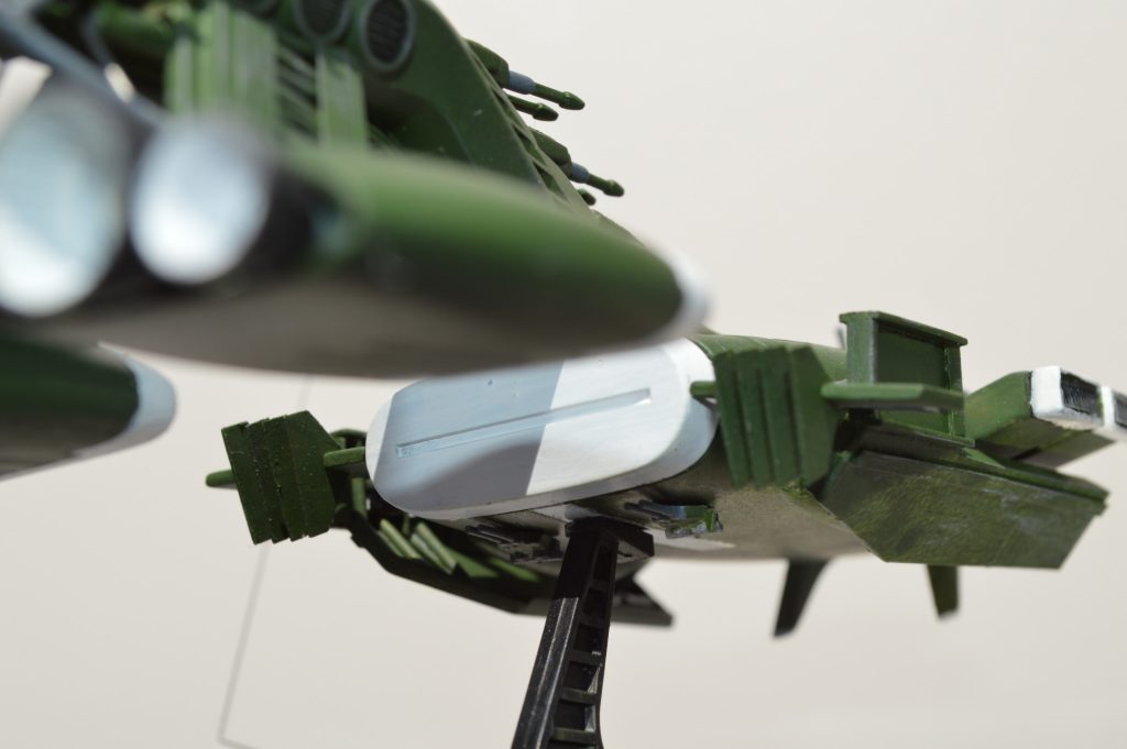 ひっそりと並ぶ副砲塔。たぶん36センチくらい口径があります。