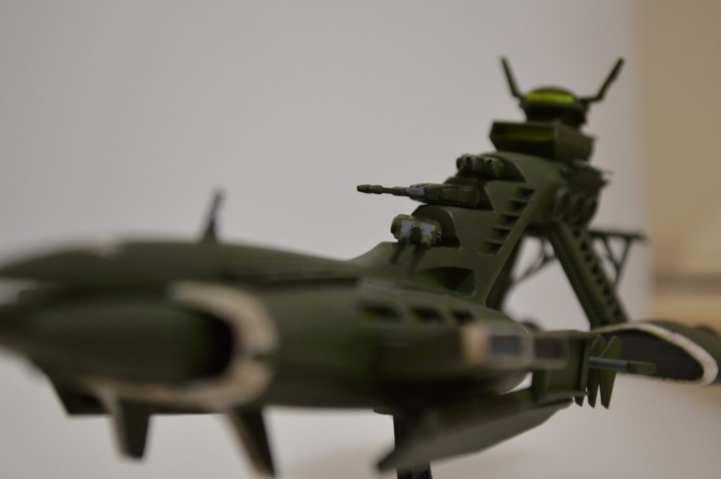 主砲は砲門開口の上、旋回可能にしてあります。