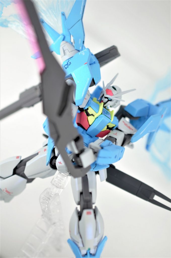 左肩の青パーツが若干緑がかっているのを、お分かりいただけるだろうか・・・