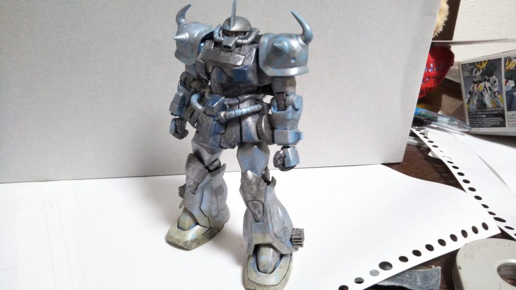 本体正面はほぼグフカスタムのままです。