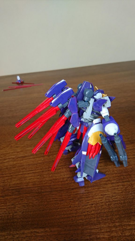 大剣を取っ払ってＧＮバスターライフル×２とフィンファングを追加
中・近接戦型から遠距離火力重視にシフトしてみた