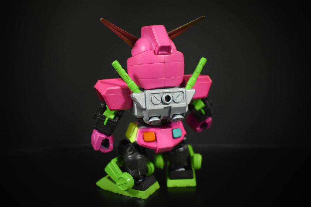 そしてお尻の四角には知っている人には(多分)分かるアレのオマージュを入れています…心が躍るなぁ！