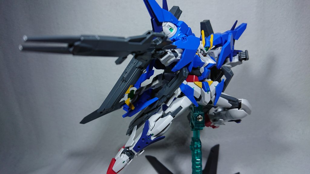 まずは定番のポージング「SEED撃ち」から
可動域も殺さず配慮した為このポーズも決まりました笑