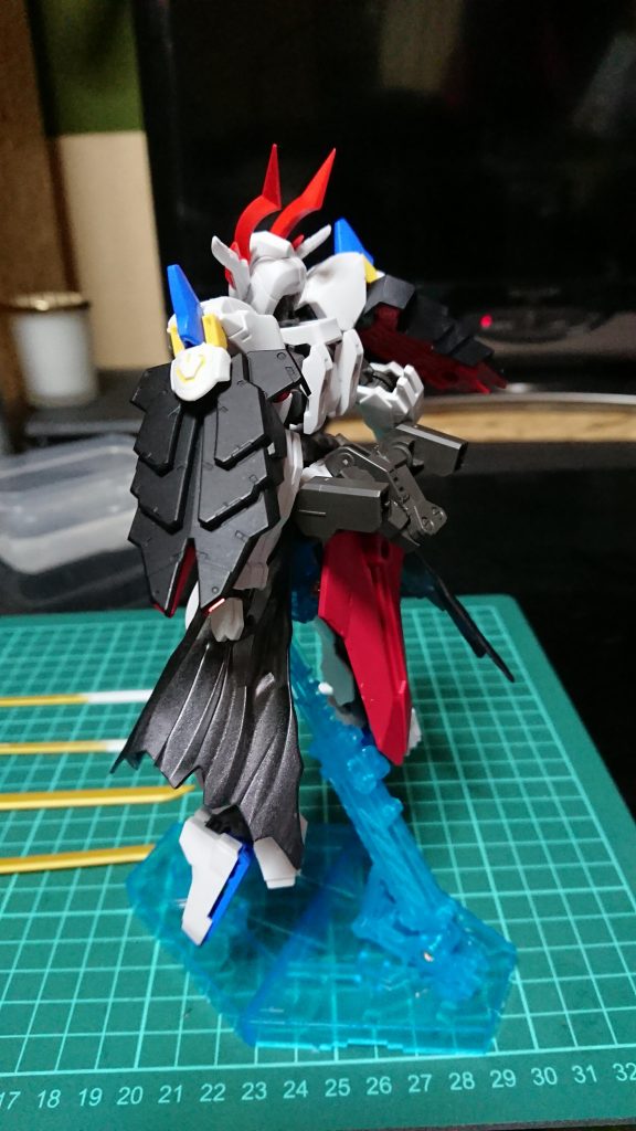 試作中の時のバエルです。
色々変更し今の形にまとまりました。