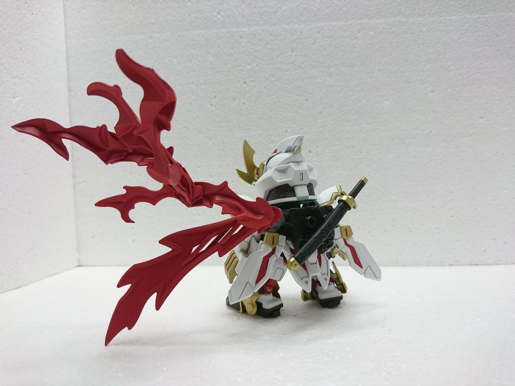 マフラーは大きい方がいいのでバーニング系のエフェクトパーツからマフラーぽく改造。