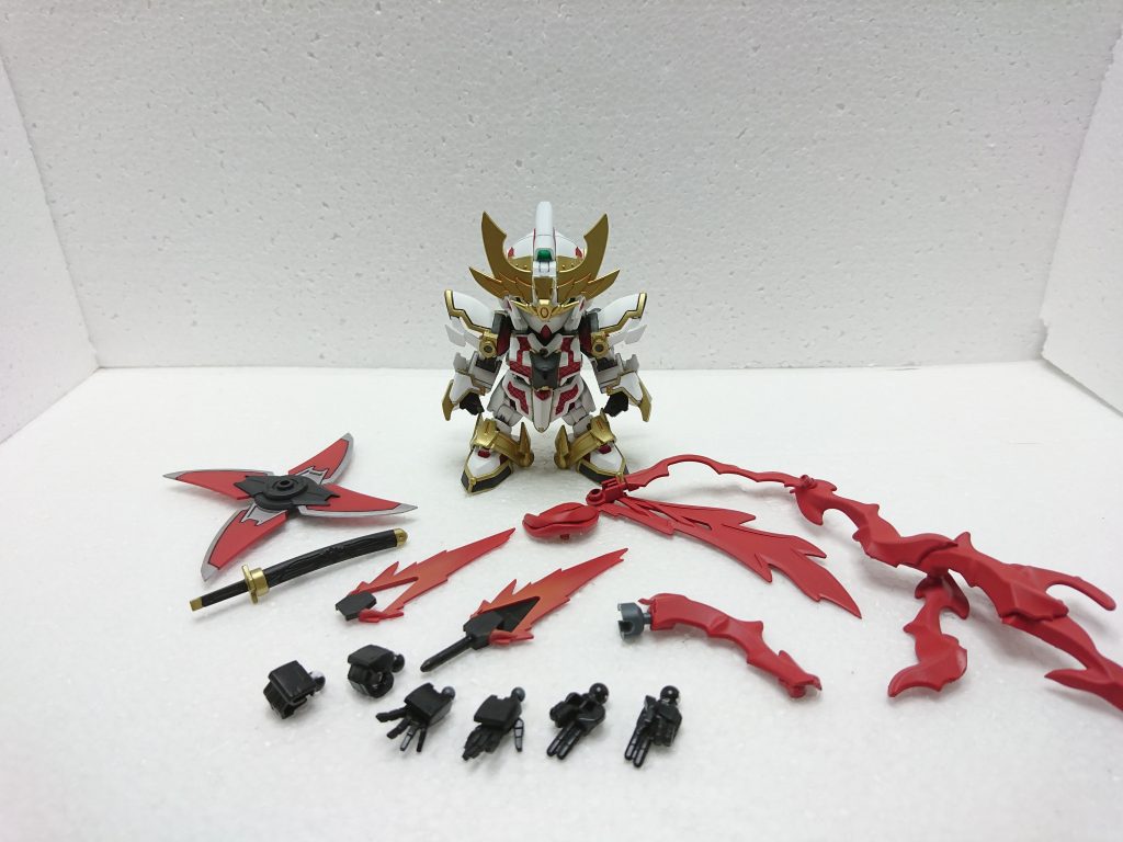 本体のプロポーションを良くするため、今回はリアルモードはオミットしました。武器周りもわりとそのままです