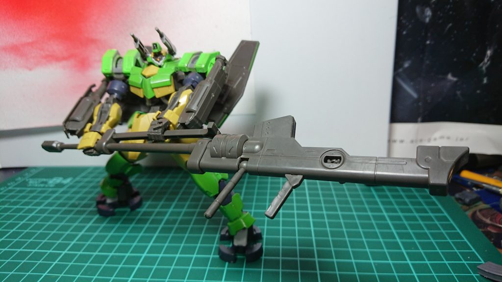 近接武器がないのでライフルで殴打するしかないです