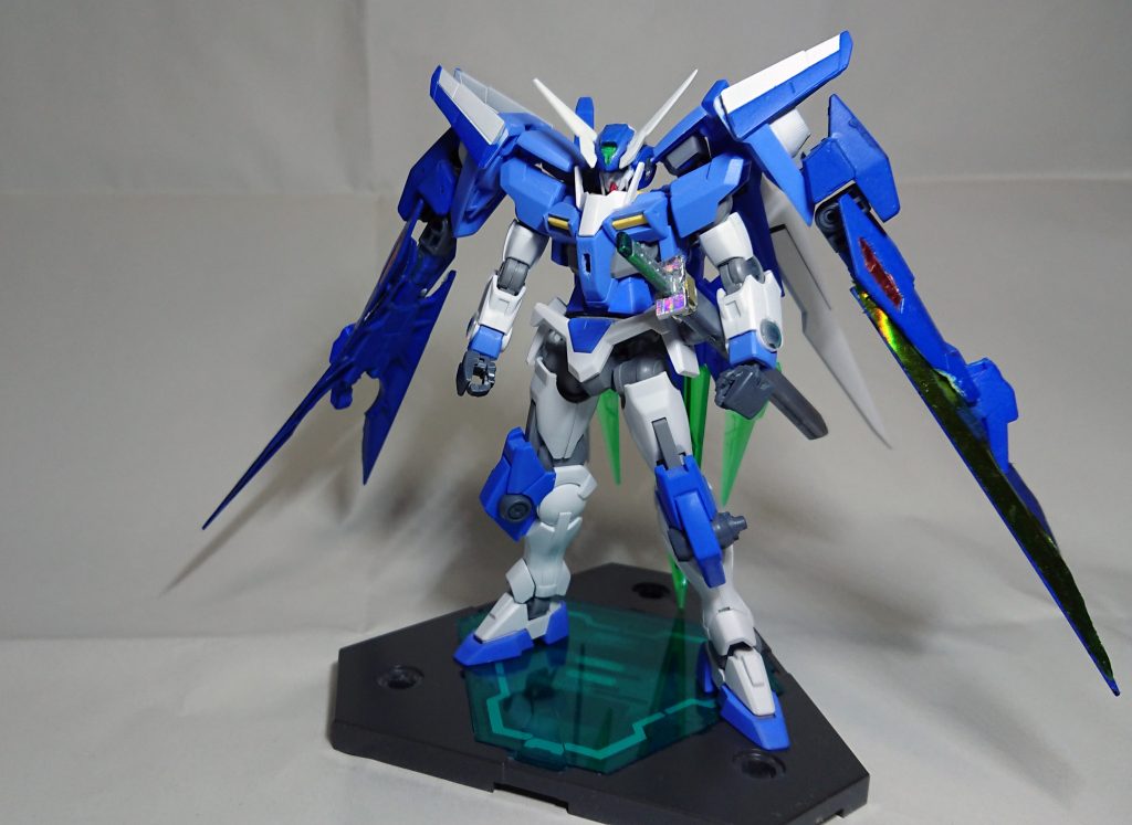 「ダブルエイトライザー」
00ガンダムと同様に本機だけではトランザムが安定しなかったため、追加武装を装着したことで機体性能が大幅に向上し、トランザムも安定して使用することが可能になった。