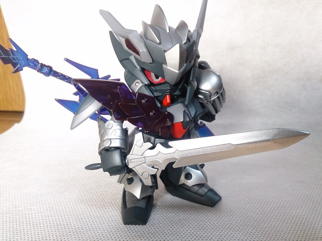 武装はオリジナルから変わらずファルコンソードと、