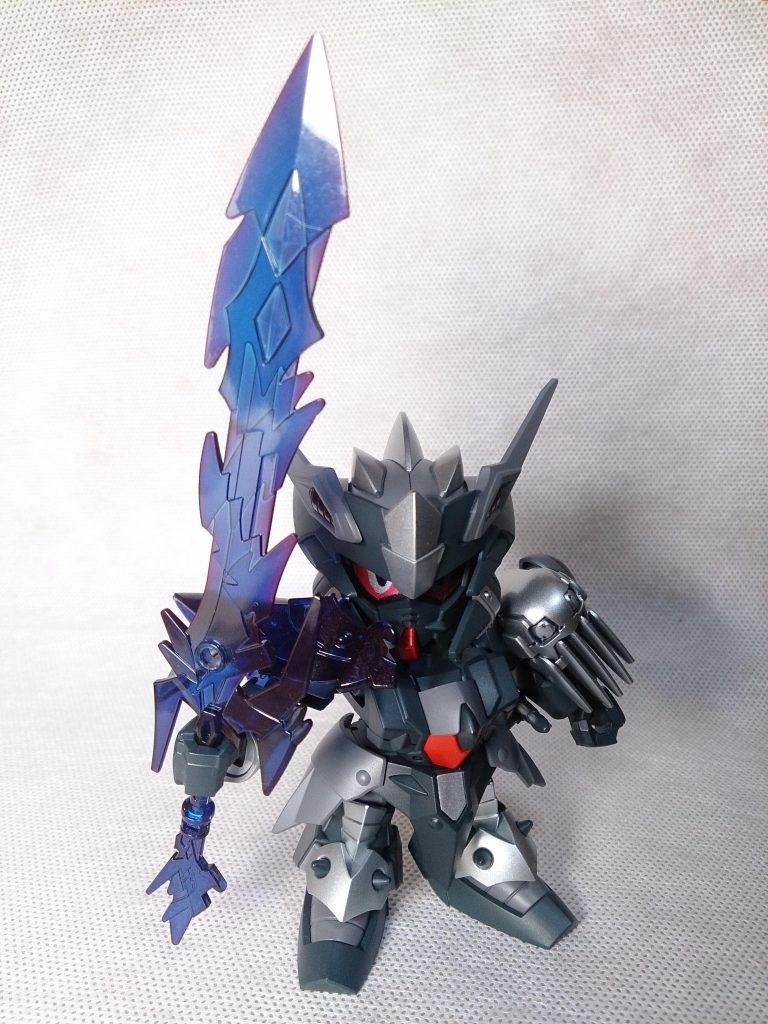 雷龍剣です。この機体では雷龍剣・骸という名前にしています。