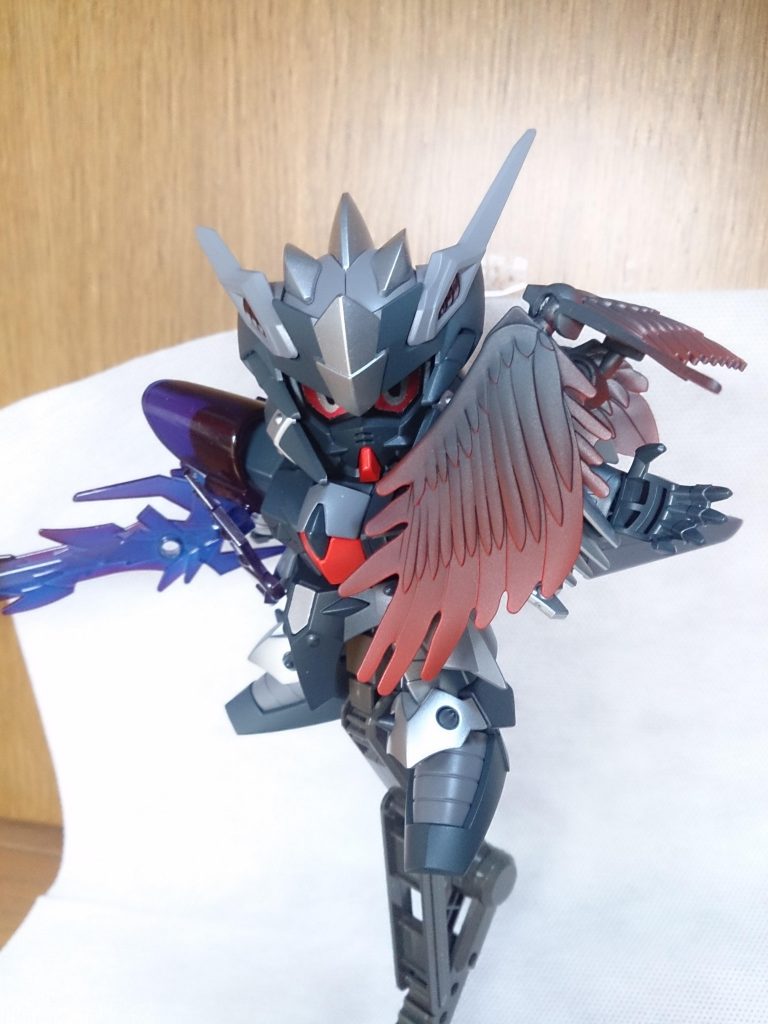 必殺技発動時には背部から片翼「骸之羽」が出現します。