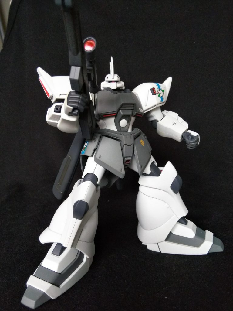 ライフルのスコープはガンダムマーカーのメタレッドで塗装。