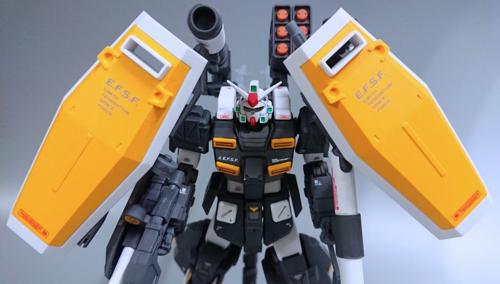 そして今回は本体の80%は塗装しました!塗装は苦手ですが、前回から使い始めたシタデルカラーにて筆塗り、デカール、つや消しクリアーで仕上げました。