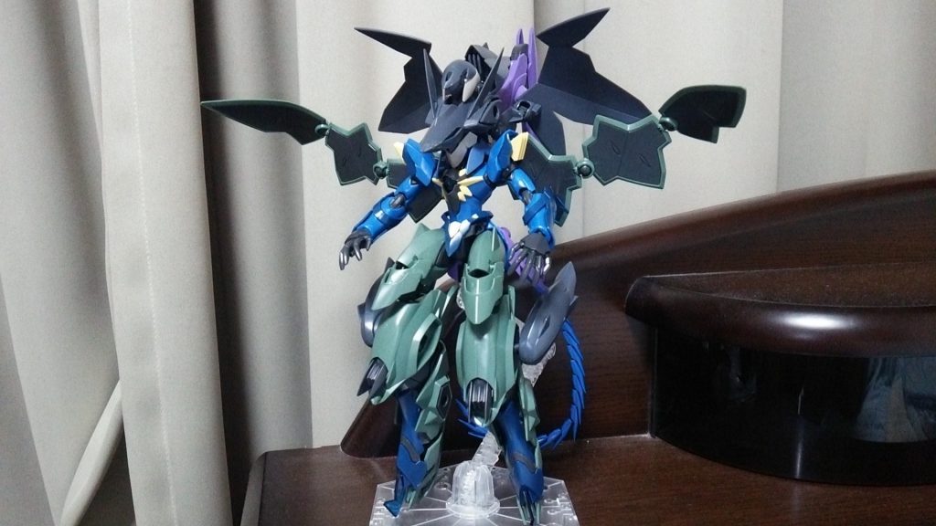 全体的なシルエットが決まりました。