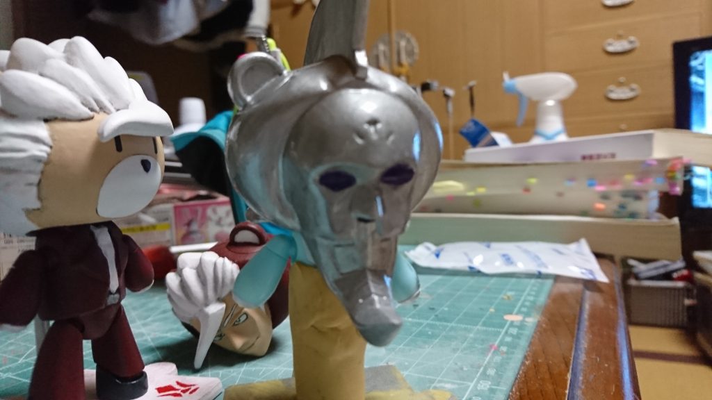 銀の塗装はアルミシルバーで着色。