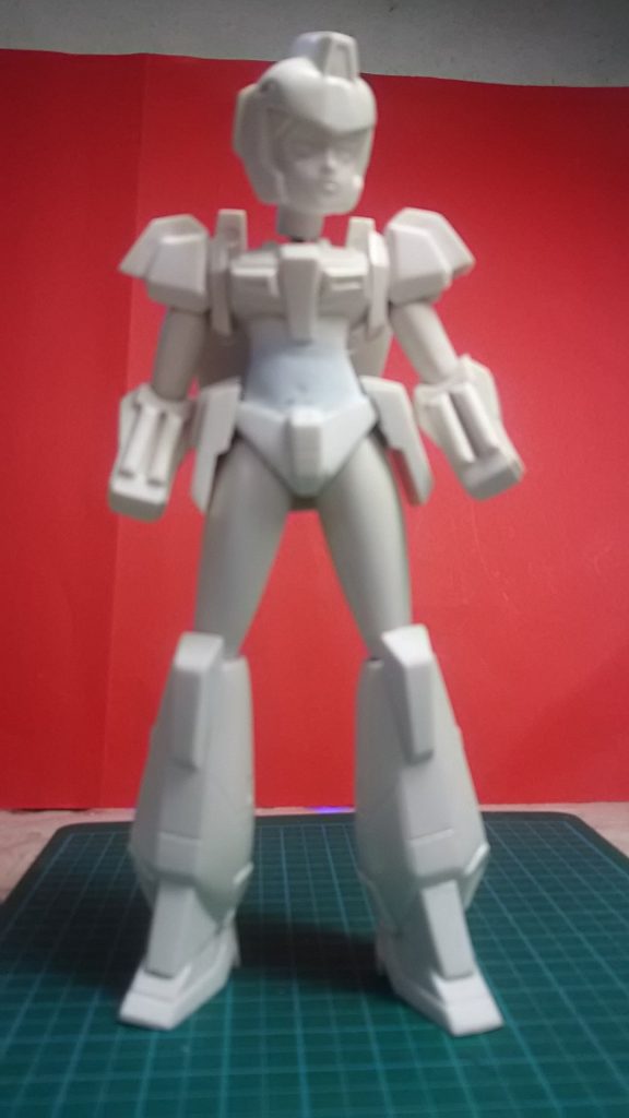 胴体をパテで伸ばしました