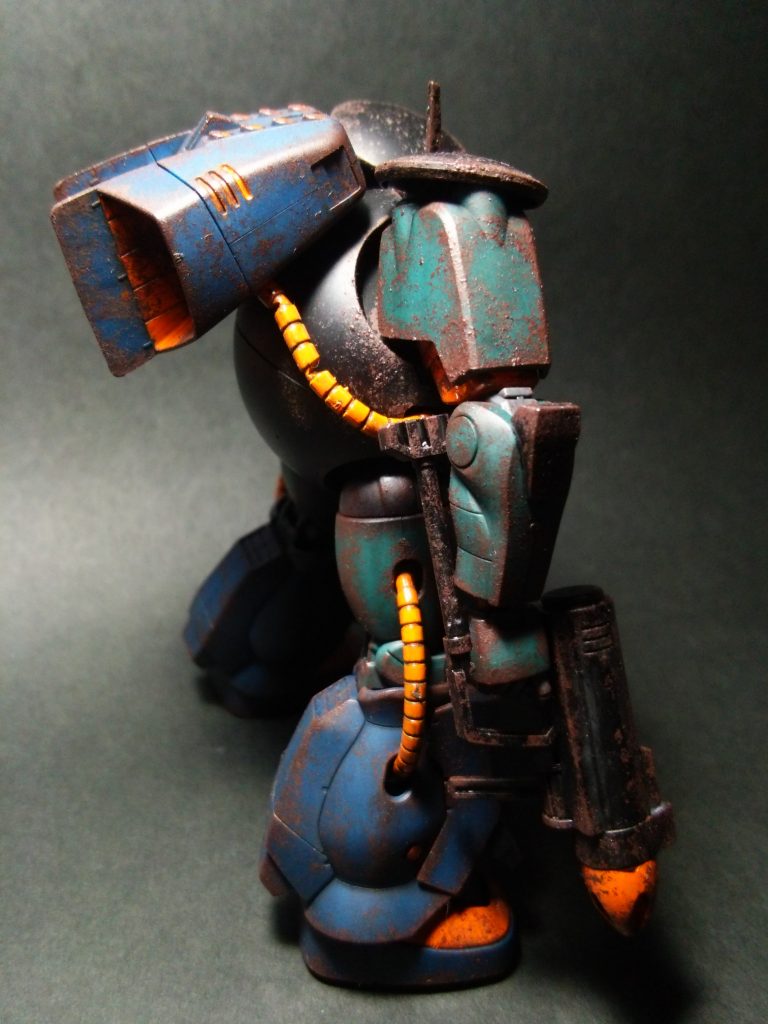 横からみると、ザクマリナーっぽい？！