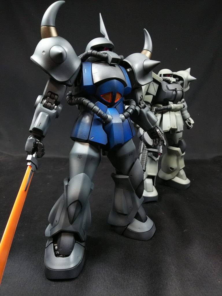 ザクと並べると絵になります。