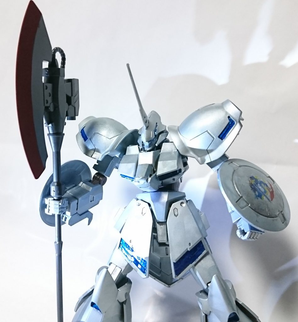 シールドの紋章は手書きでスキャナーで取り込んで色つけてデカールにしたのを張りました
設定
ガルバルディβやガズＲ/Ｌを連邦が再設計した近接用重ＭＳ　運用はドライセンに近い
銀色のビームコーティングが施されている