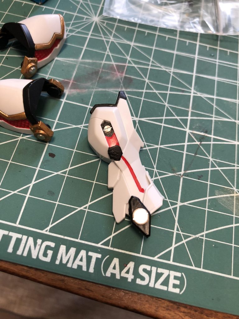 メタルパーツで穴埋め。
作業手順がメチャクチャなのは気にしないで下さい。