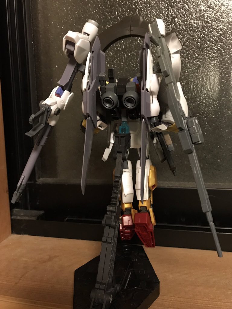 こうなりました。塗装前状態の写真です。この状態だとどこがなんのパーツがわかりやすいですね!