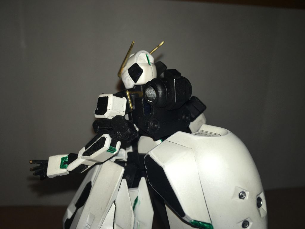 ちゃんとした改造は初めてなのですが今回背中だけ少しパーツを組み合わせています。