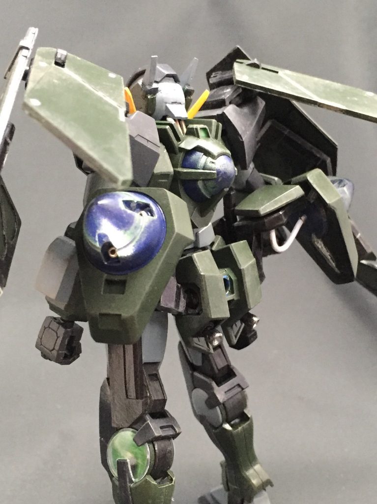 デュナメスの腰部スラスターをツインドライブに置換
世間ではラッシュポジションと呼ぶらしい…