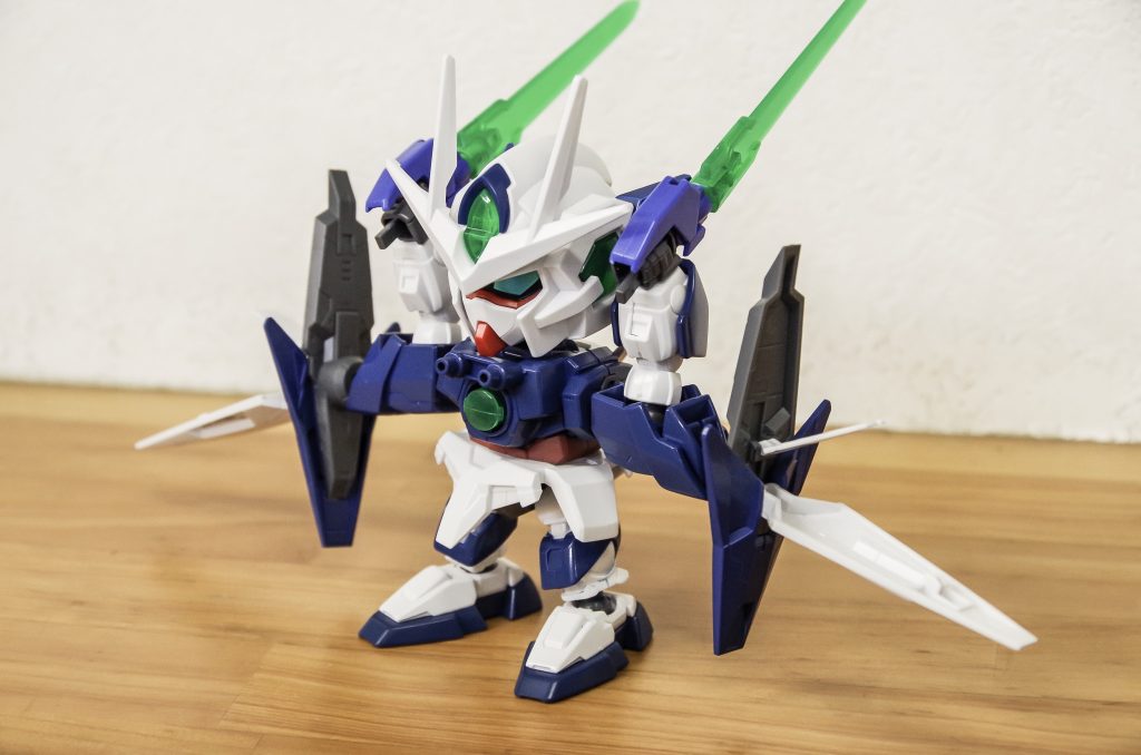 首を後ろに向けて、バンザイで手首を後ろに回す。足も後ろに向けます。