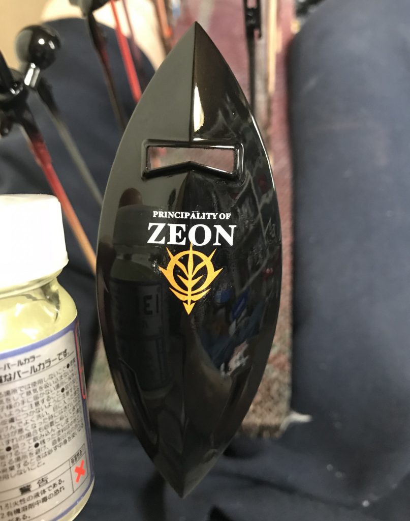 黒は写り込む程にグロス塗装