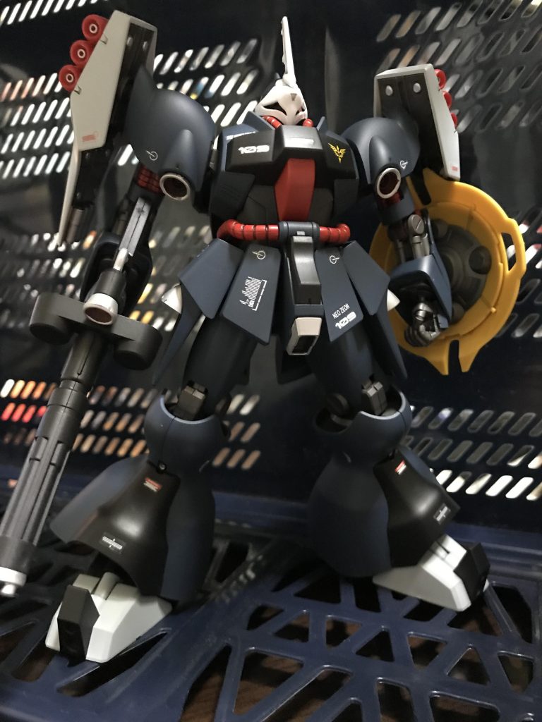 クェスのヤクトをネイビーブルーで塗装しました。