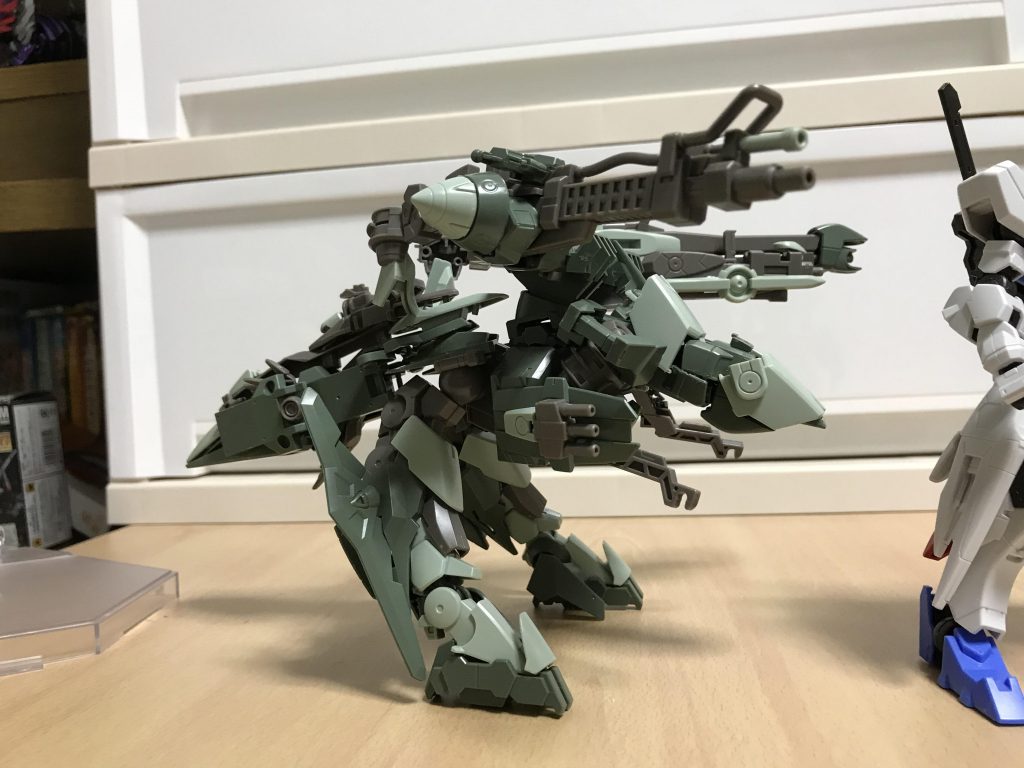 ストライカージンクス–2枚目/制作者：ウエタク