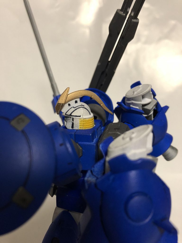 左右のツノを落とすも……正面の顔が気に入らず……
横顔はいいんだけど