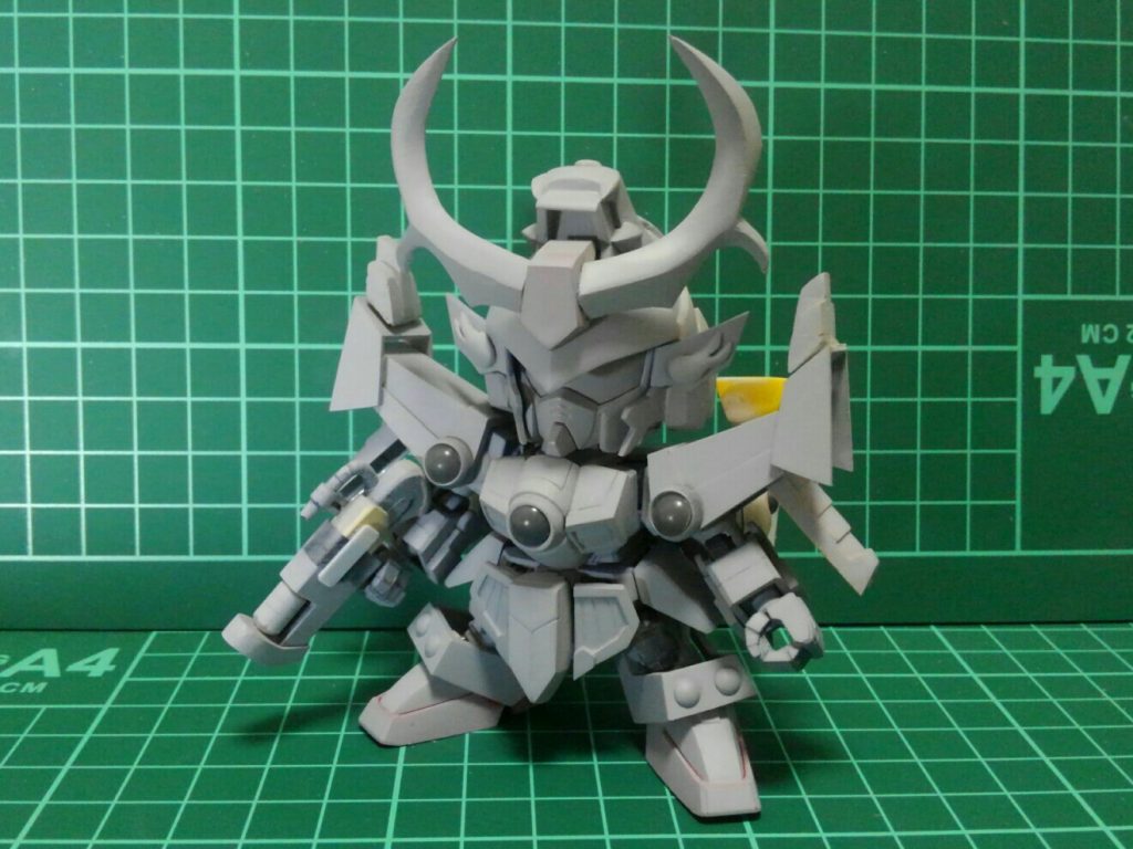 肩鎧の爪やアーマーの一部は複製しています。