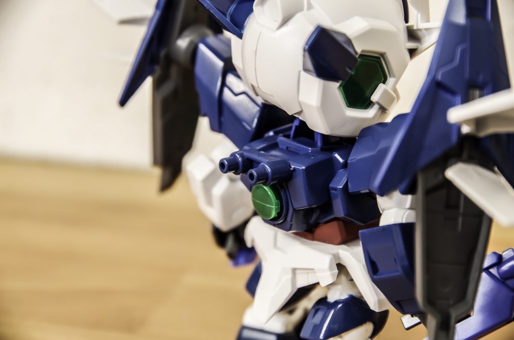 改造は最小限で、クアンタの背中にエースユニットの接続パーツを取り付けただけです。