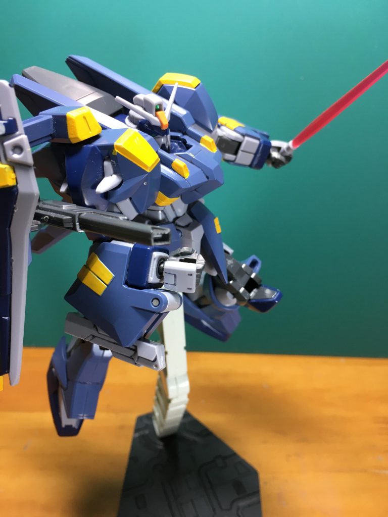 　連合がアサルトシュラウドを参考に作っただけあって、雰囲気は良く似ています。レールガン自体はおそらくシヴァの使い回しですが、位置が変わるだけでイメージが違いますね。