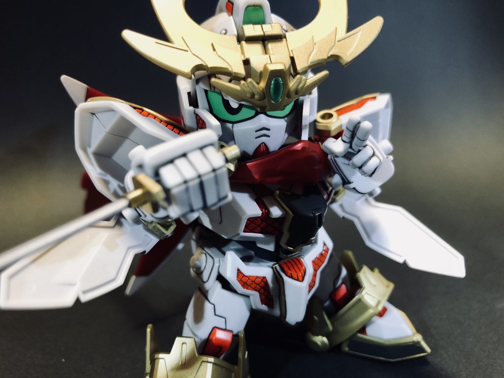 可動を少し残すなら腕はCSフレームでもいいのかなー、と。
今回はプロポーション重視でSDフレームを使用しましたが、ポーズとろうとするとやっぱり少し物足りないかも…