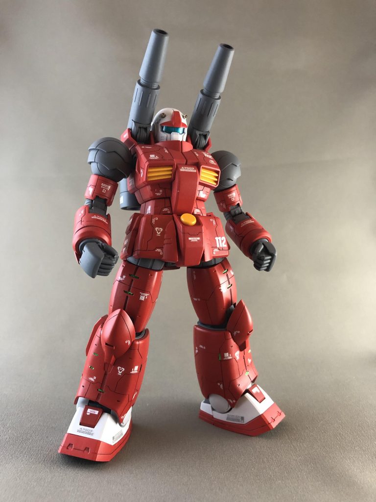 フラットなリヴァイブ版のボディには新規モールドを多めに追加。全身にも同様にモールド追加し情報量を上げました。モールドに合わせてデカールも多めに貼りました。