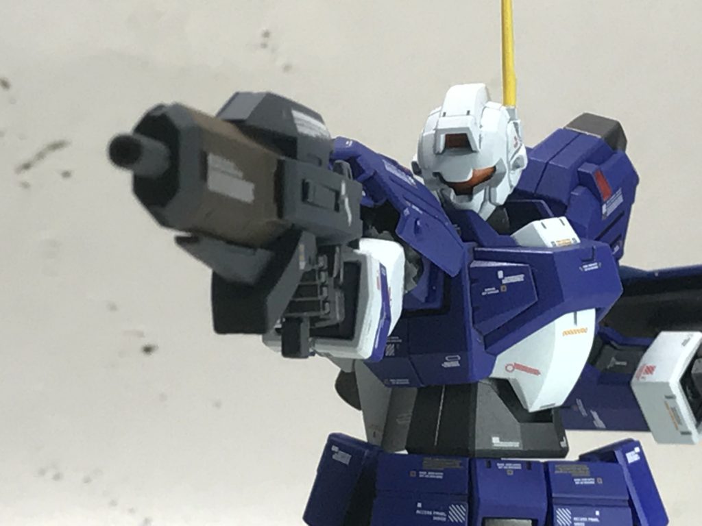 アップ目付きを悪くして、ジムカスタムやジムクウェル風に改修したので、睨みが効きます。