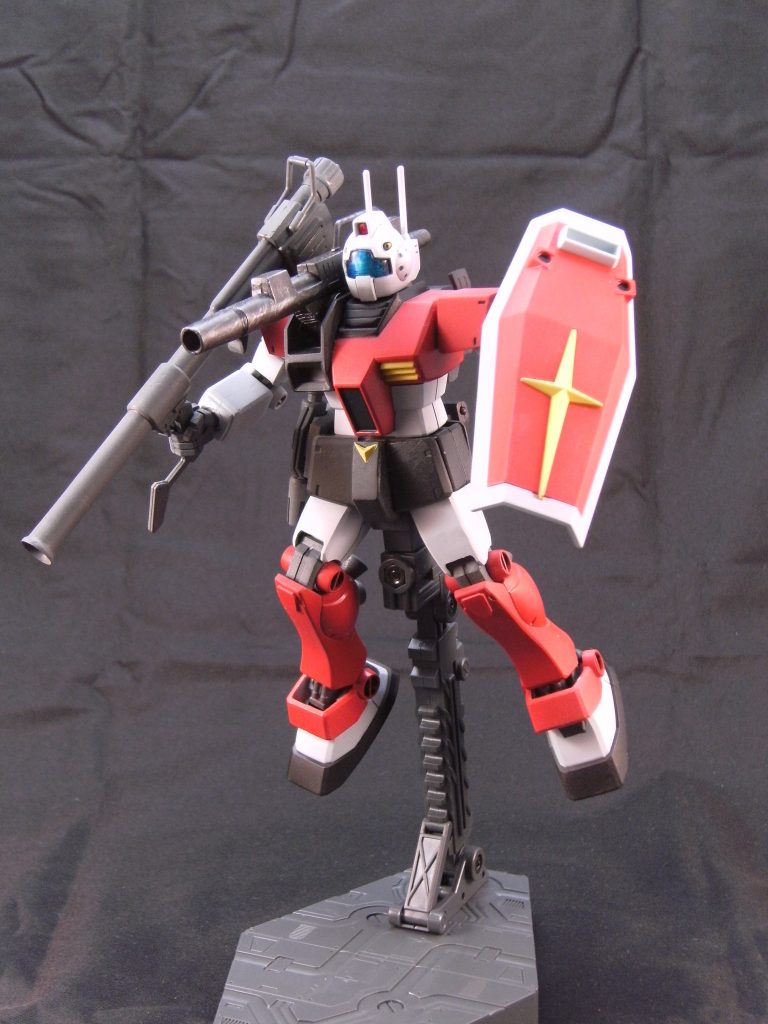 簡単に済ませた空間突撃仕様。
バズーカはジムの物を借りてます。あと、腰部底面に穴開けて定番のアクションベース対応。