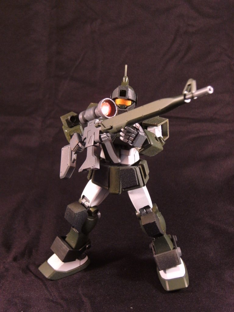 ジム・スナイパーのロングレンジ・ビームライフルを装備。