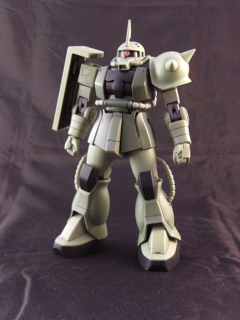 シールドと頭部を交換しFS型へ。
握り拳はHDMのシャアザク用の物を複製して使用してます。